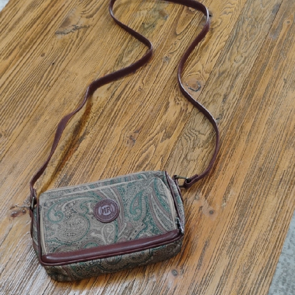 Small Martin Roberts Shoulder Bag 9 X 6 Has 3 Zipper Compartments